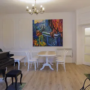 Dom Wolnostojący W Centrum Przy Krupówkach Z Dużym Tarasem, Ogrodem I Kominkiem! Zakopane